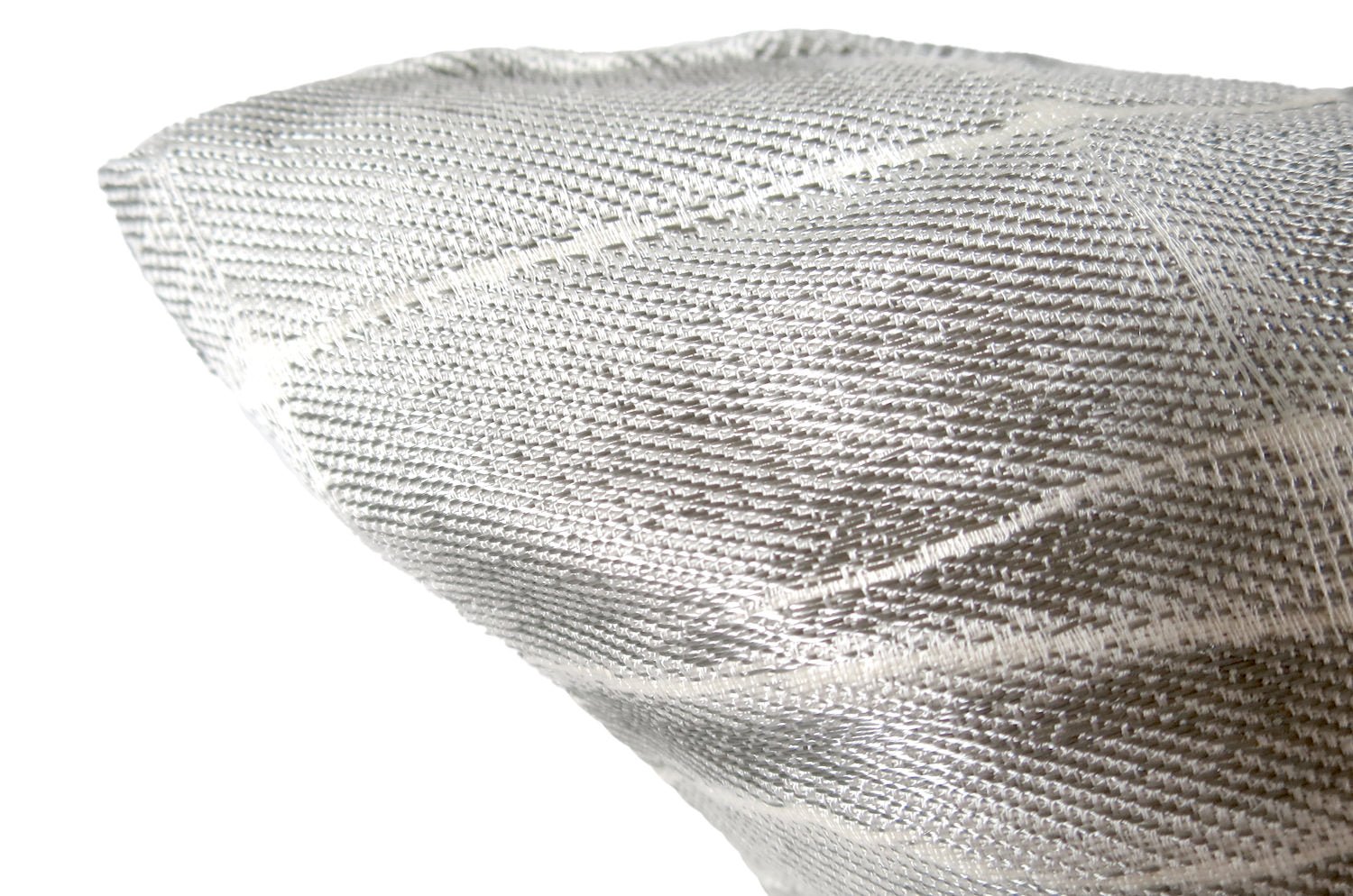 The LISBON BIANCO/ARGENTO アルマーニカーザ リスボン ジャカードクッションカバー(シルバー) 45×45cm - HOUSE OF JAPAN Shop