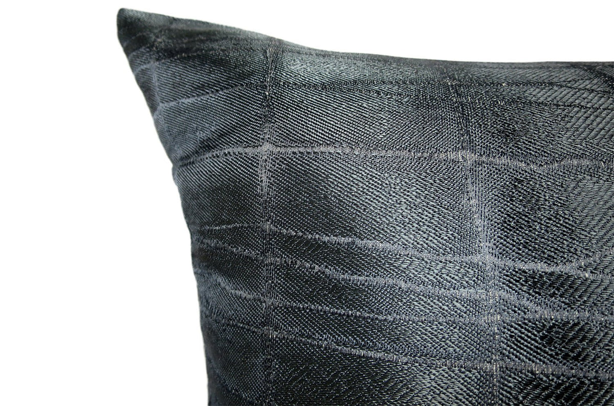 The LISBON SMOKED GREY アルマーニカーザ リスボン ジャカードクッションカバー(スモーククローム) 45×45cm - HOUSE OF JAPAN Shop