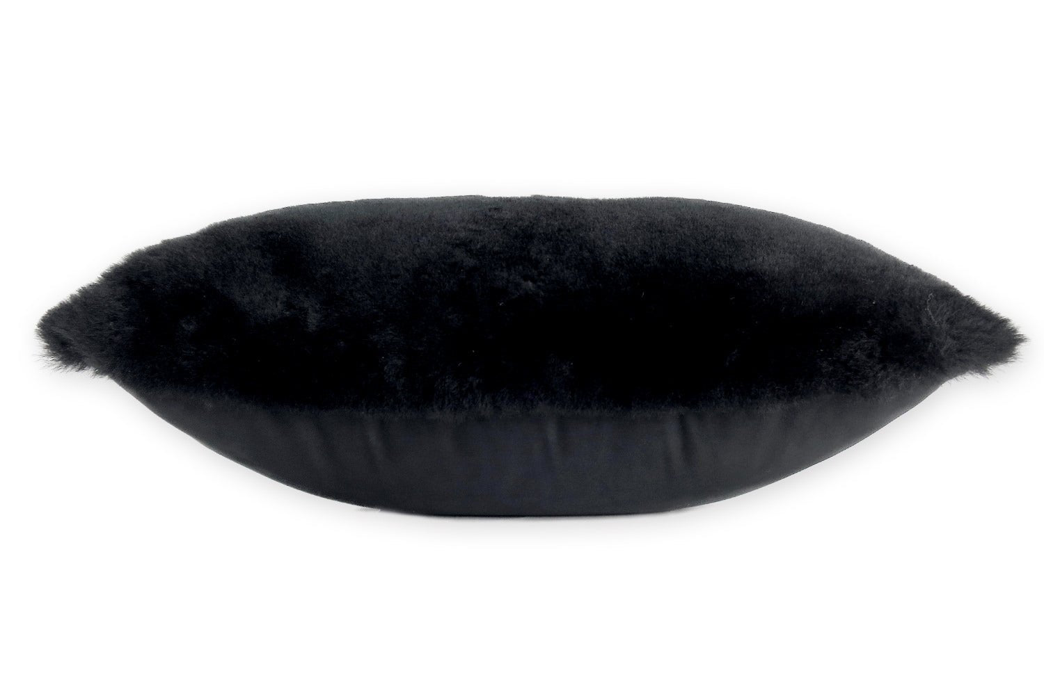 The LOVE ラブ ムートン クッション (ブラック) 45×30cm 中材付 - HOUSE OF JAPAN Shop