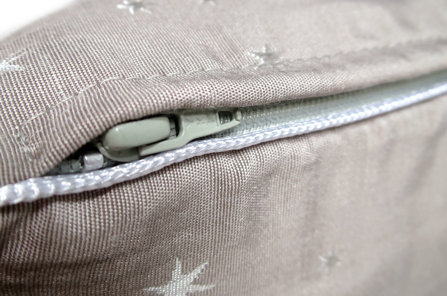 The Lovely Star 刺繍タッセル付クッション 50×35cm 中材付 - HOUSE OF JAPAN Shop