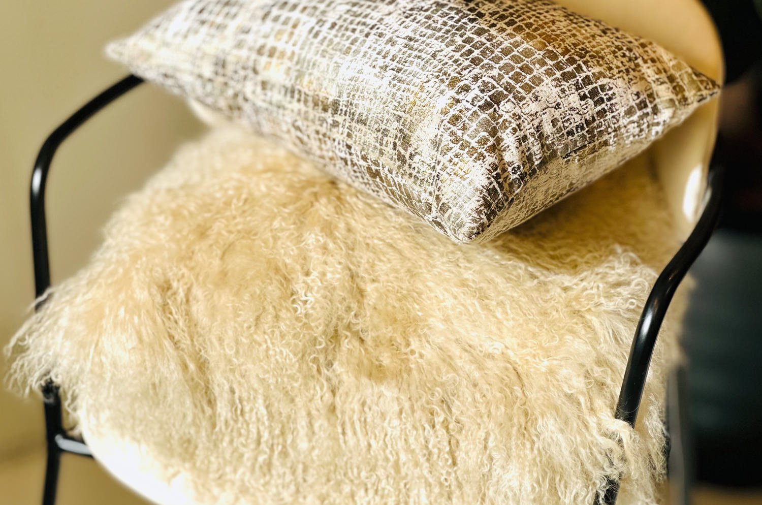 The Luxury Tibet Lamb 全面チベットラムクッションカバー (ラテ) 40×40cm - HOUSE OF JAPAN Shop