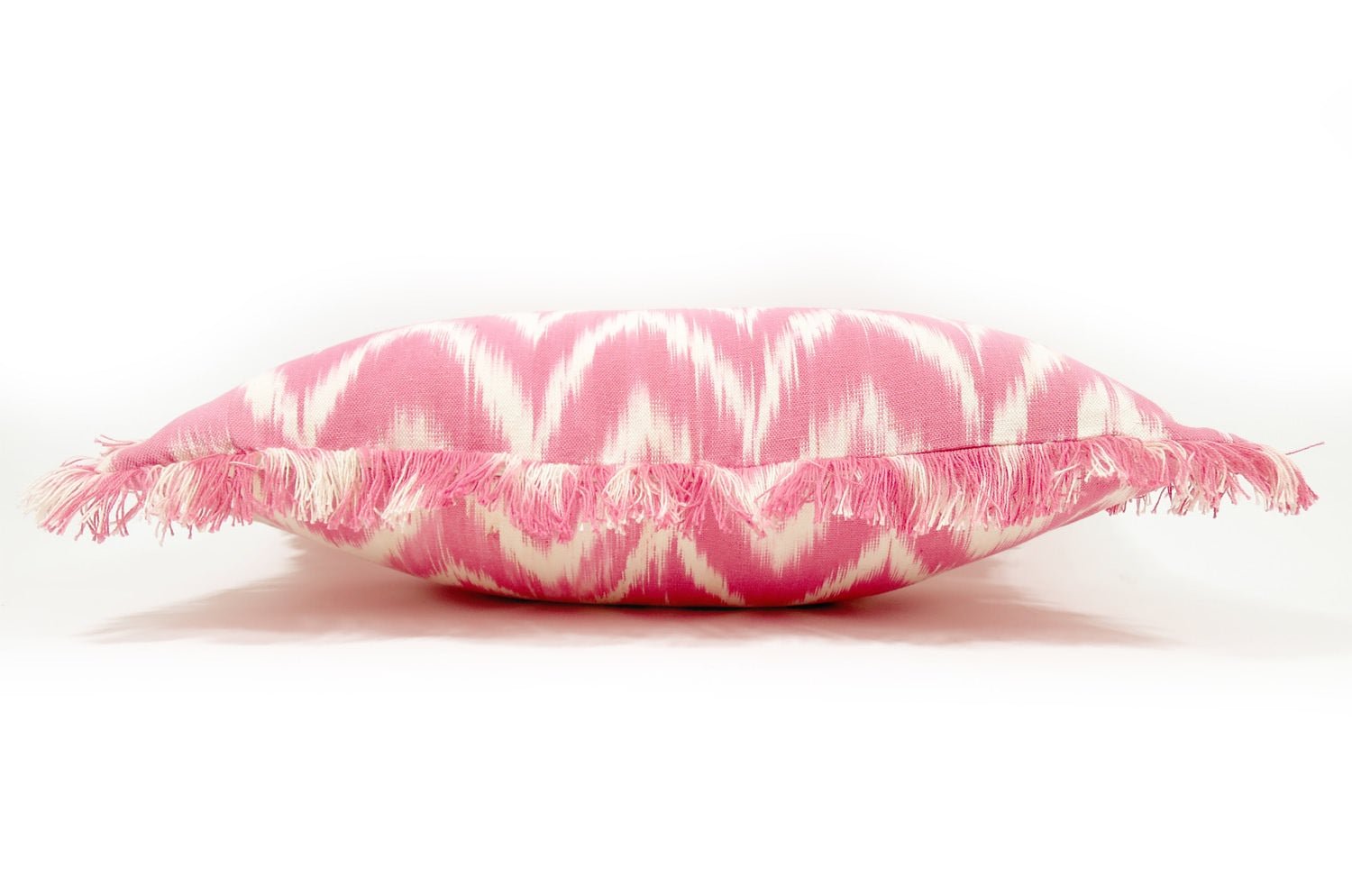 The Majorca シェブロンストライプコットンフリンジクッション ピンク 50×30cm 中材付 - HOUSE OF JAPAN Shop