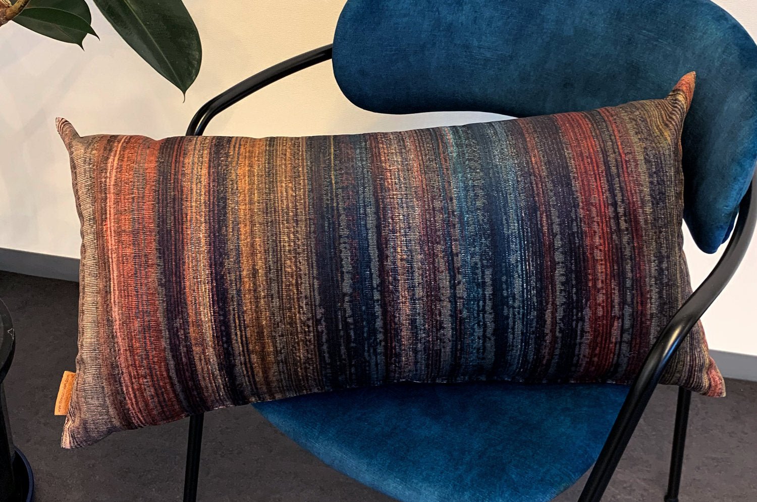 The Marrakech Hills マラケシュ ヒルズ スペイン製 滑らかエコスエード クッション 65×34cm 中材付 - HOUSE OF JAPAN Shop