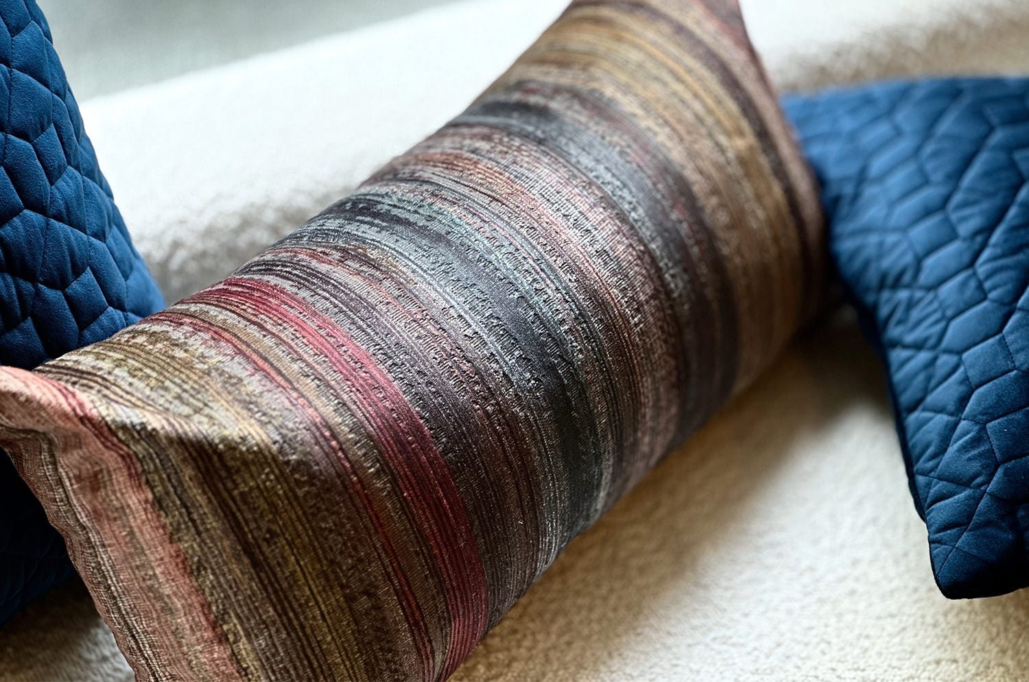 The Marrakech Hills マラケシュ ヒルズ スペイン製 滑らかエコスエード クッション 65×34cm 中材付 - HOUSE OF JAPAN Shop