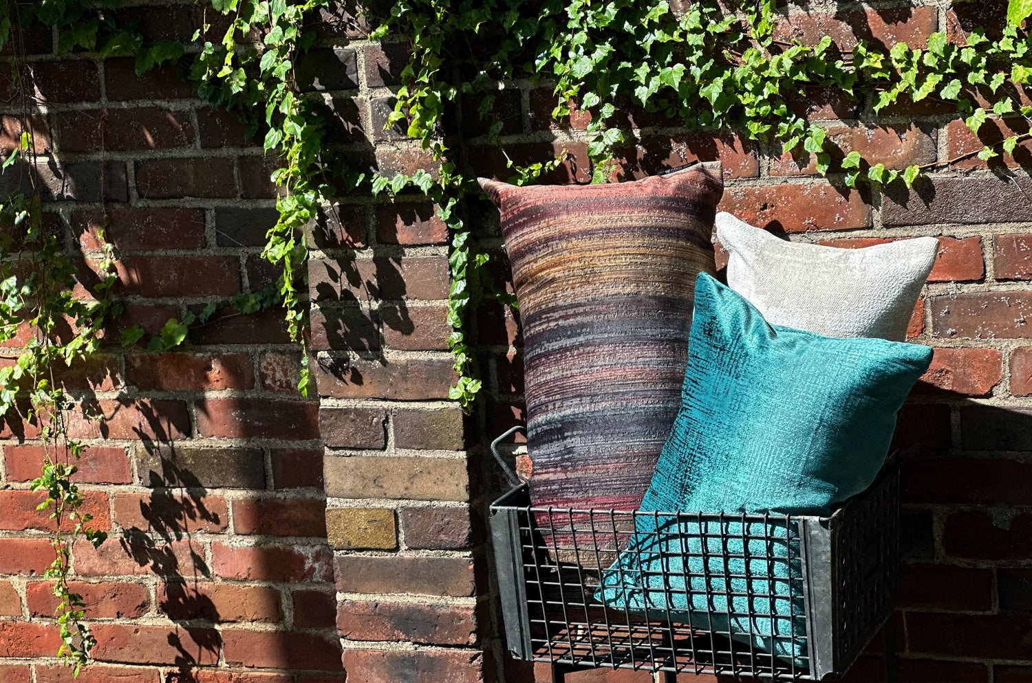 The Marrakech Hills マラケシュ ヒルズ スペイン製 滑らかエコスエード クッション 65×34cm 中材付 - HOUSE OF JAPAN Shop