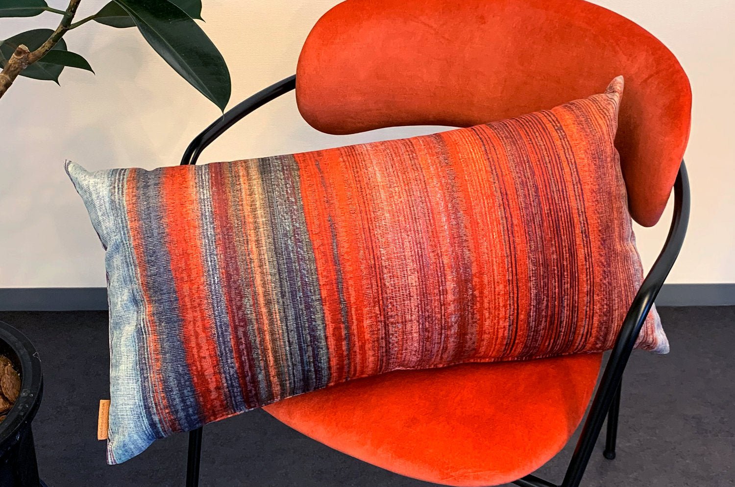 The Marrakech Sunset マラケシュ サンセット スペイン製 滑らかエコスエード クッション 65×34cm 中材付 - HOUSE OF JAPAN Shop