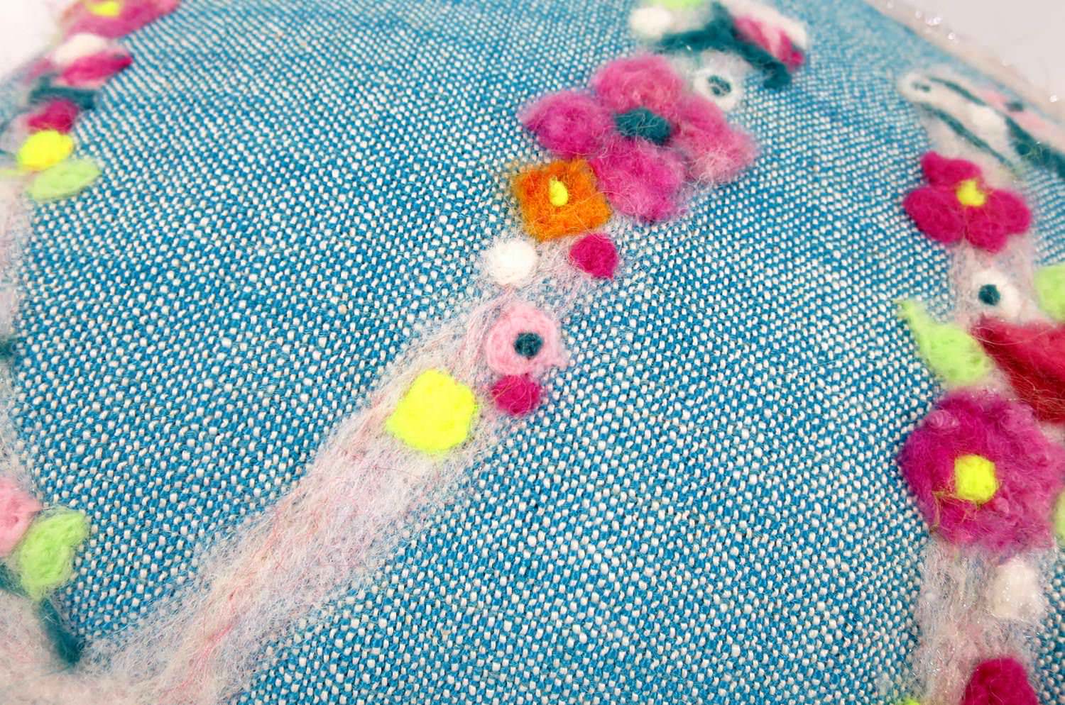 The Message - Flower LOVE ハンドメイドメッセージクッション 50×45cm 中材付 - HOUSE OF JAPAN Shop