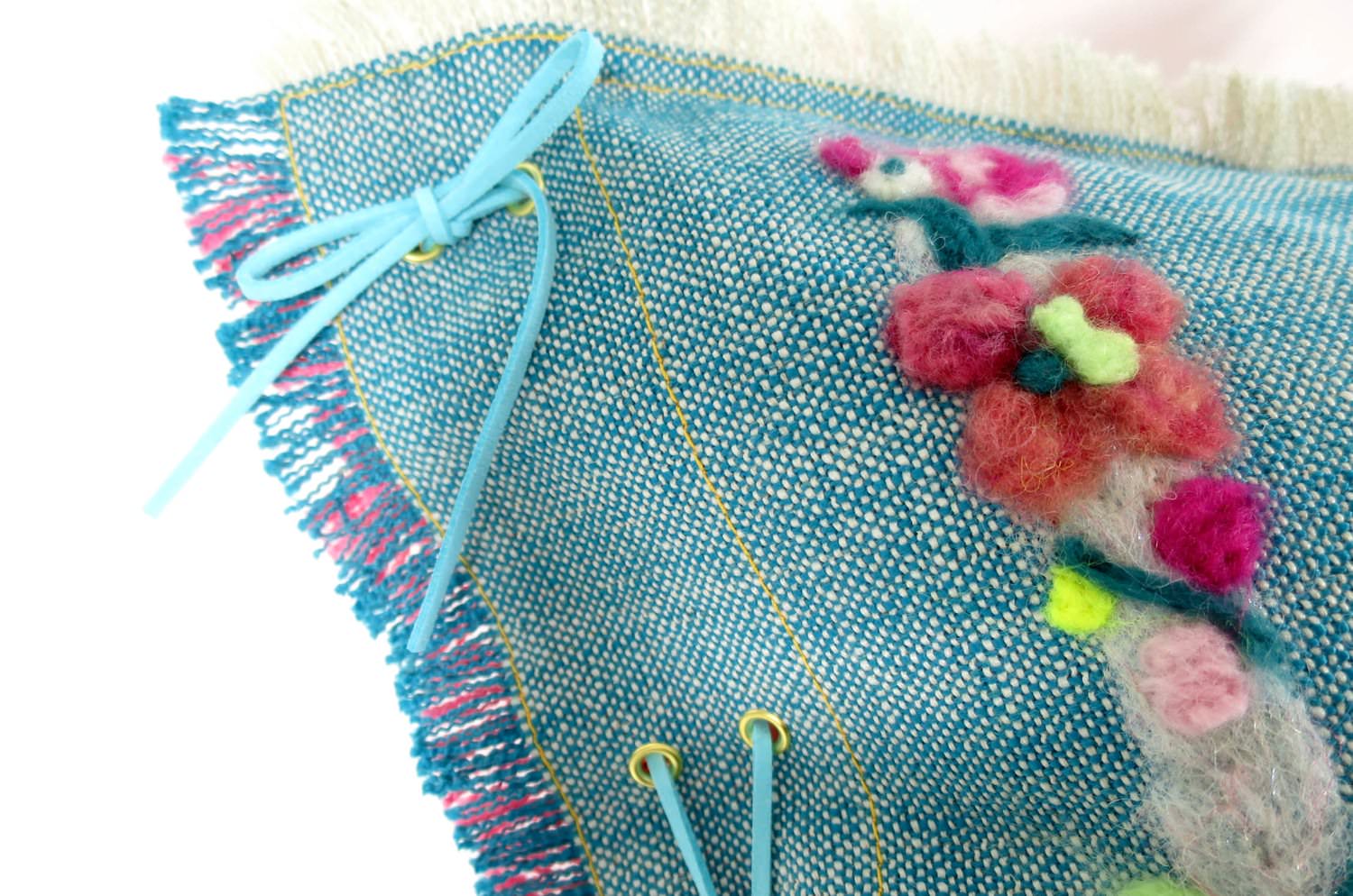 The Message - Flower LOVE ハンドメイドメッセージクッション 50×45cm 中材付 - HOUSE OF JAPAN Shop