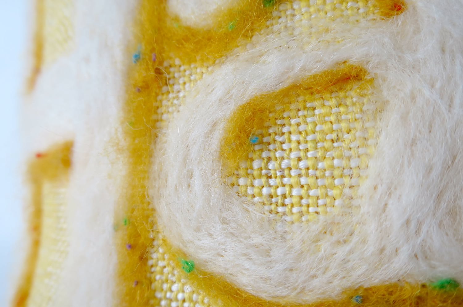 The Message - Happy ハンドメイドメッセージクッション 35×35cm 中材付 - HOUSE OF JAPAN Shop