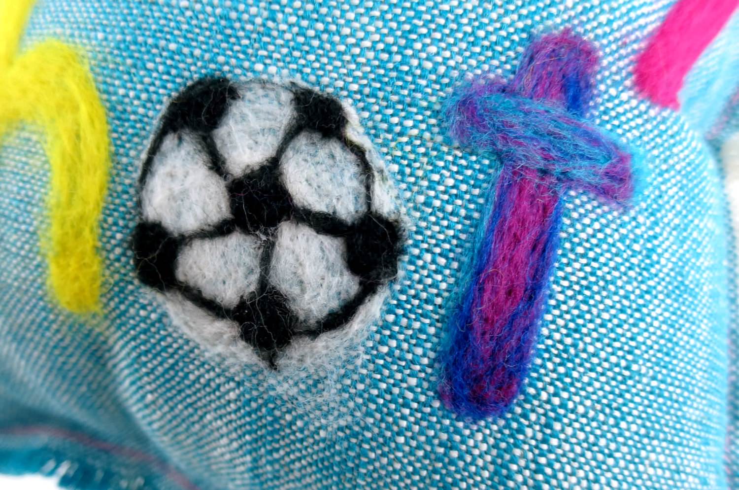 The Message - Lovely Shot ハンドメイドメッセージクッション 35×35cm 中材付 - HOUSE OF JAPAN Shop