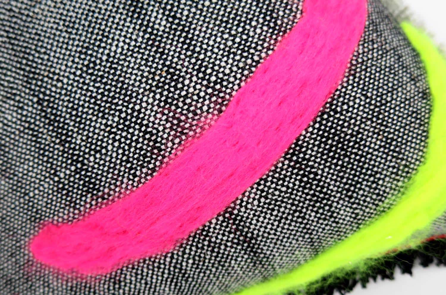 The Message - Smile ハンドメイドメッセージクッション ブラック 35×35cm 中材付 - HOUSE OF JAPAN Shop