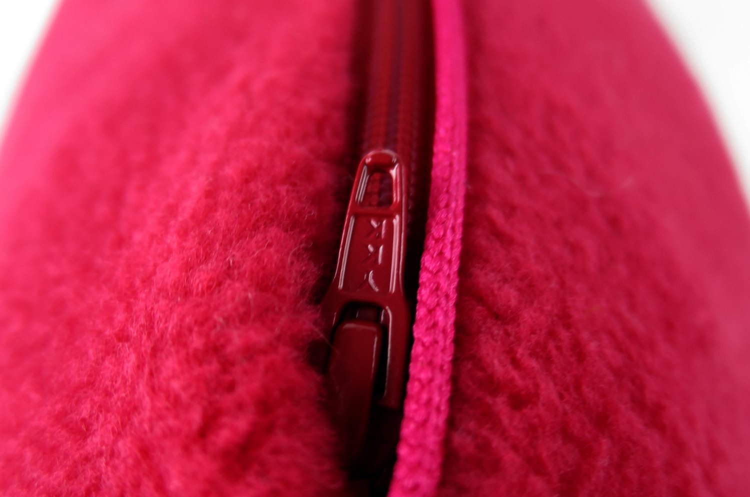 The Message - Star ハンドメイドメッセージレッドフリースクッション 35×35cm 中材付 - HOUSE OF JAPAN Shop