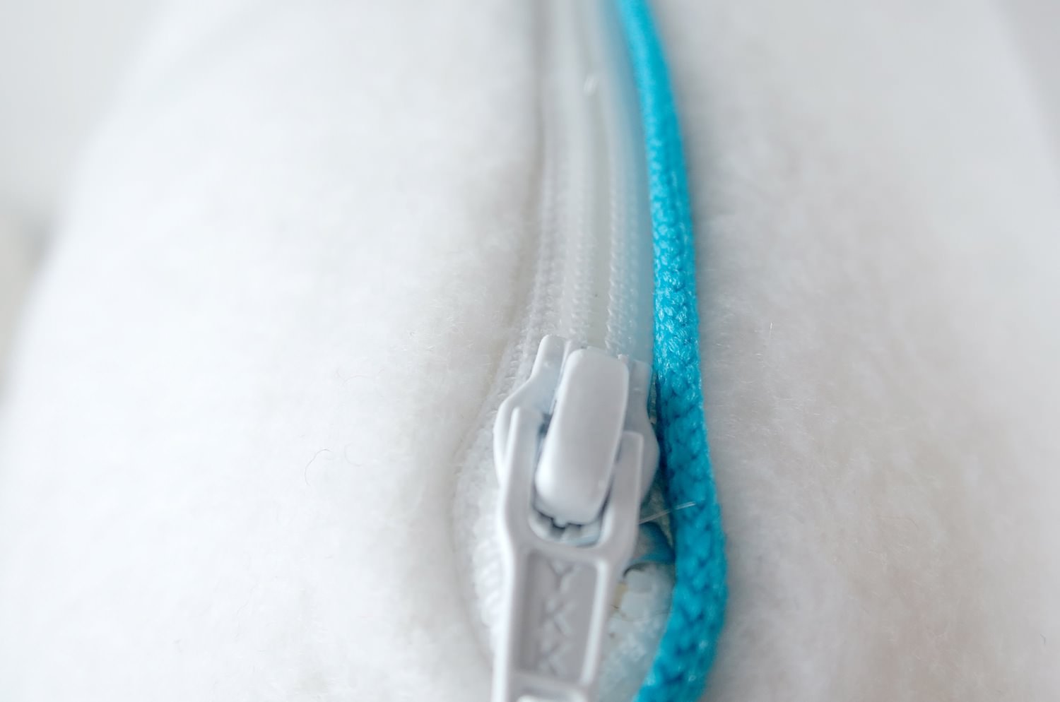 The Message - WINK ハンドメイドメッセージフリースクッション 45×45cm 中材付 - HOUSE OF JAPAN Shop