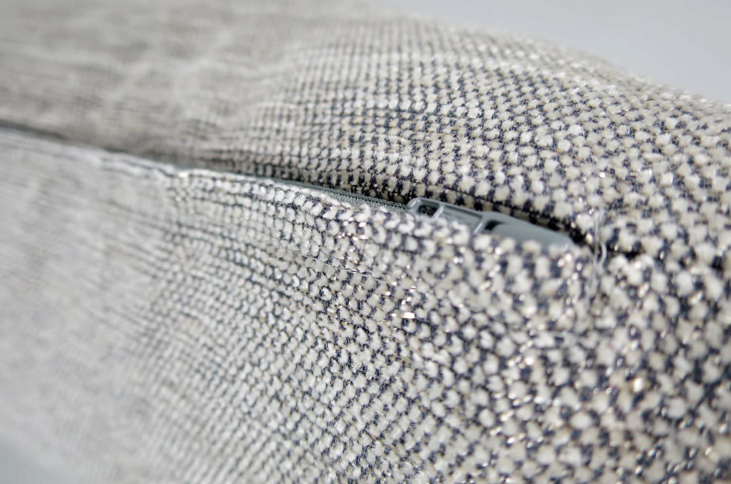 The Meta ラメ織り込み クッションカバー シルバーグレー 50×50cm - HOUSE OF JAPAN Shop