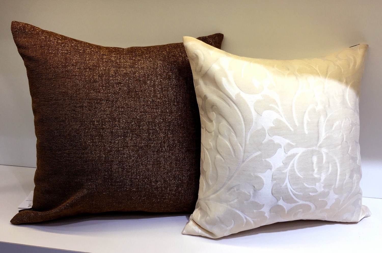 The Meta ラメ織り込み クッションカバー パールブラウン 50×50cm - HOUSE OF JAPAN Shop