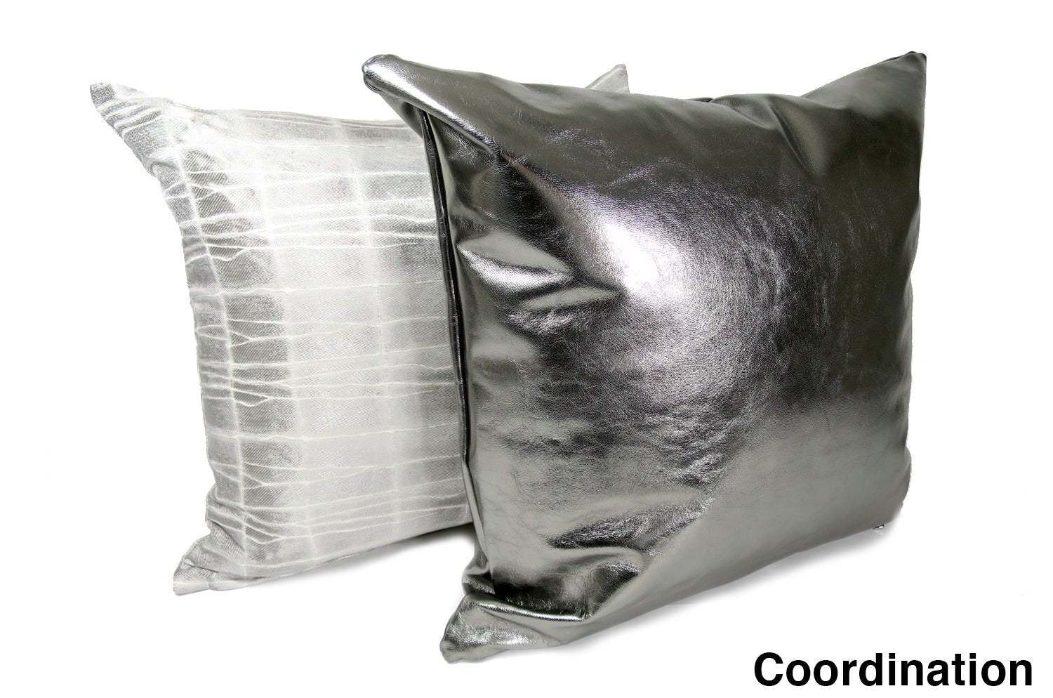 The Metal Goat leather ヤギ革クッション メタルシルバー箔 45×45cm 中材付 - HOUSE OF JAPAN Shop