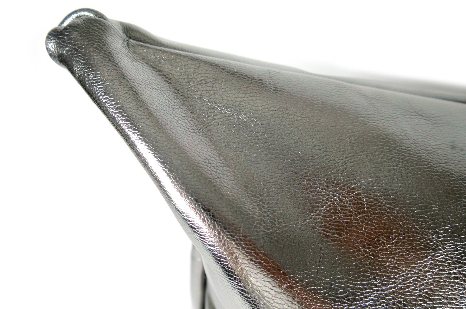 The Metal Goat leather ヤギ革クッション メタルシルバー箔 45×45cm 中材付 - HOUSE OF JAPAN Shop