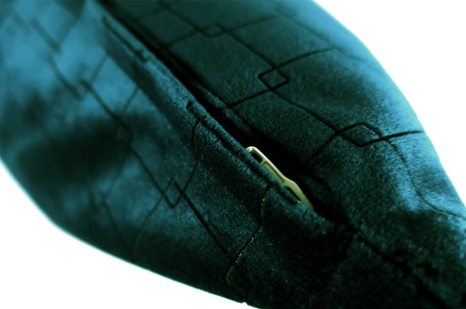 The Midnight Sea スペイン製 幾何学柄 起毛スエード調 クッションカバー ミッドナイトシー 50×50cm - HOUSE OF JAPAN Shop