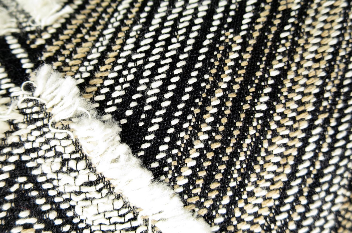 The MISIA リビエラ ドゥ ルヴァン ジャカード クッションカバー (カルボーネ) 45×45cm - HOUSE OF JAPAN Shop