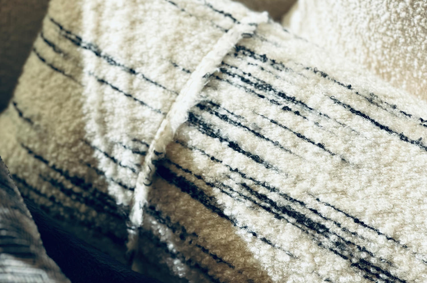 The MISIA Hors Du Temps オデュタン ブークレ クッション 62×30cm 中材付 - HOUSE OF JAPAN Shop