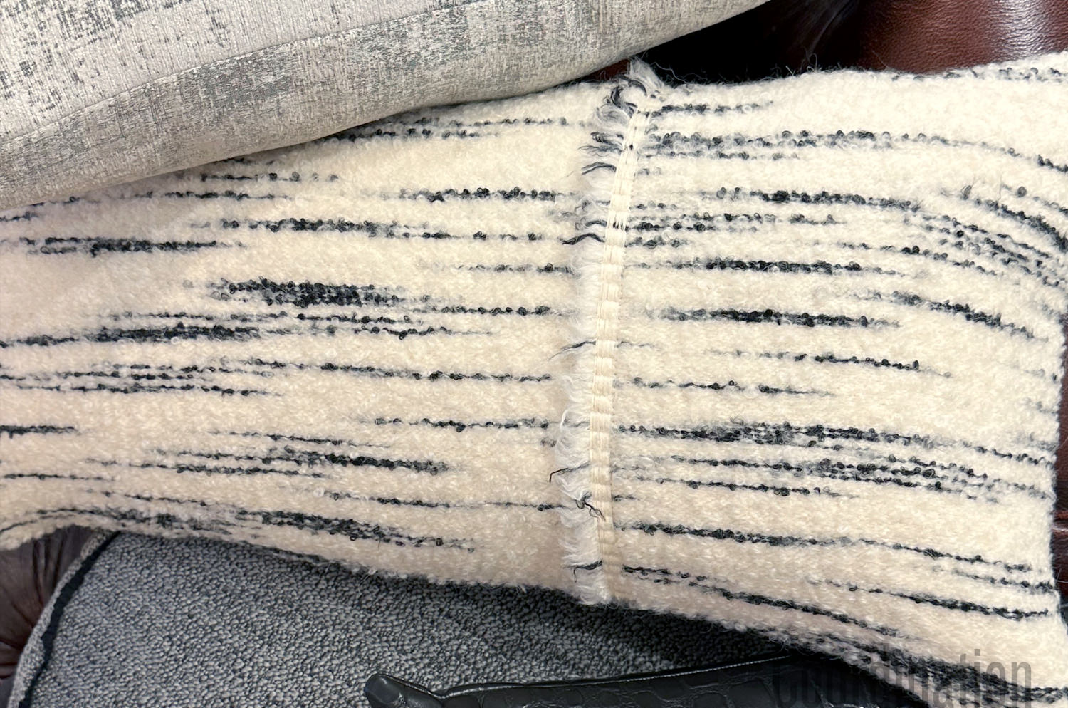 The MISIA Hors Du Temps オデュタン ブークレ クッション 62×30cm 中材付 - HOUSE OF JAPAN Shop