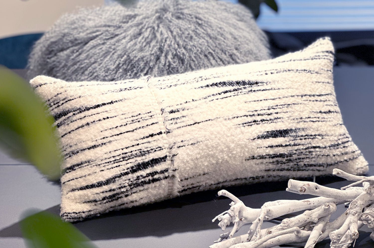 The MISIA Hors Du Temps オデュタン ブークレ クッション 62×30cm 中材付 - HOUSE OF JAPAN Shop