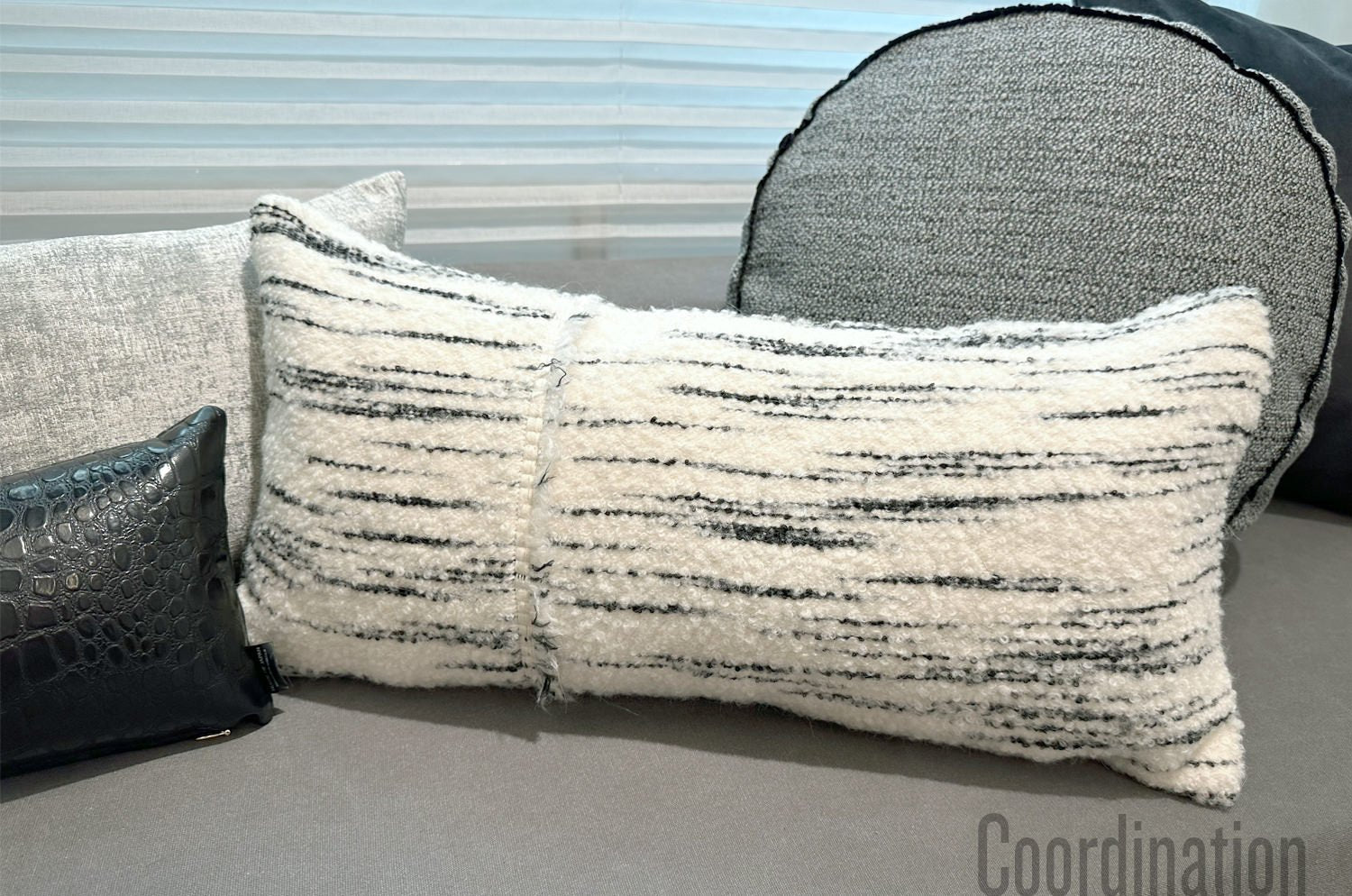 The MISIA Hors Du Temps オデュタン ブークレ クッション 62×30cm 中材付 - HOUSE OF JAPAN Shop