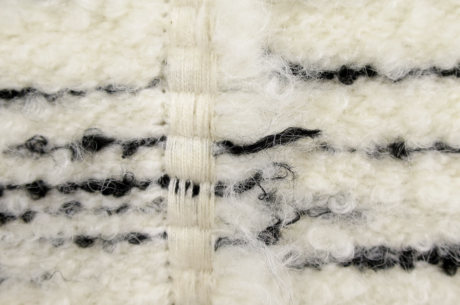 The MISIA Hors Du Temps オデュタン ブークレ クッション 62×30cm 中材付 - HOUSE OF JAPAN Shop