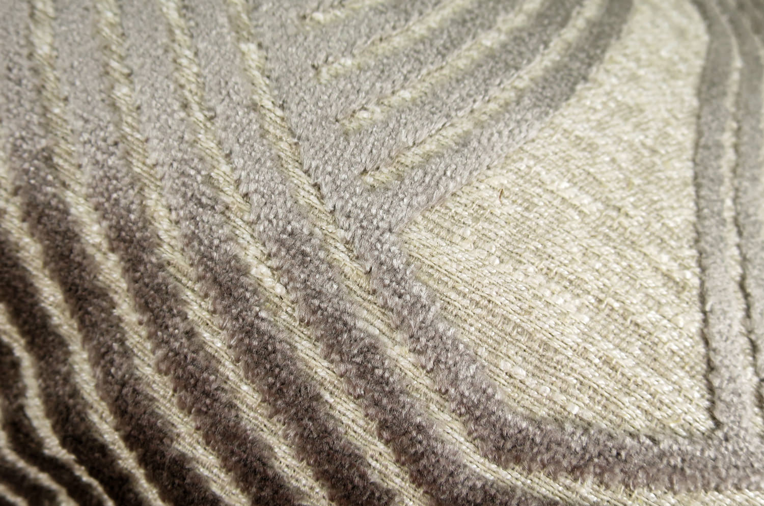 The Modern art mahori Velvet モダンアートマオリ ジャカードベルベット クッション (シルバーグレー) 45×33cm 中材付 - HOUSE OF JAPAN Shop