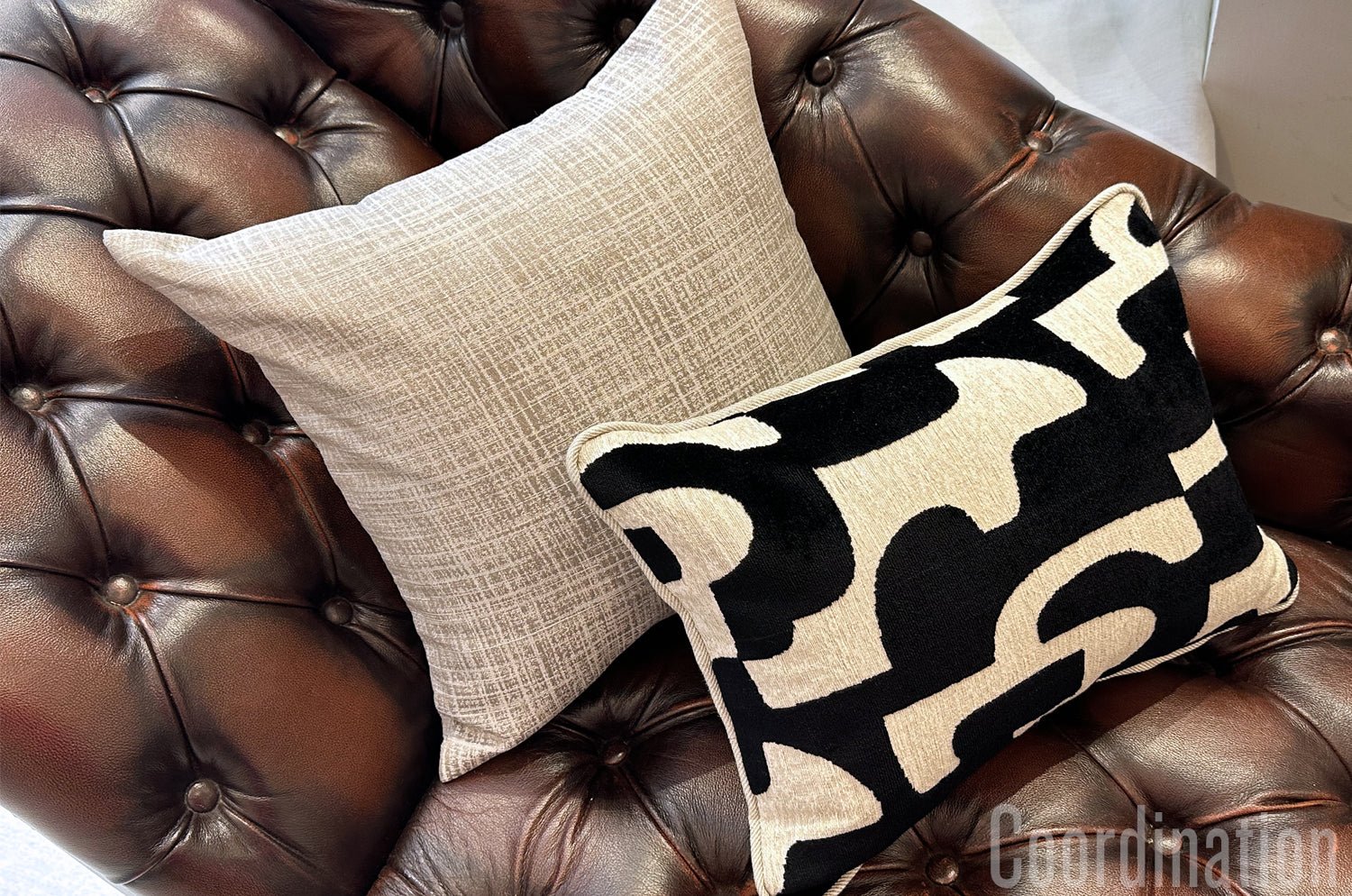 The Modern art mahori Velvet マオリ ジャカードベルベット クッション (リネンブラック) 45×33cm 中材付 - HOUSE OF JAPAN Shop