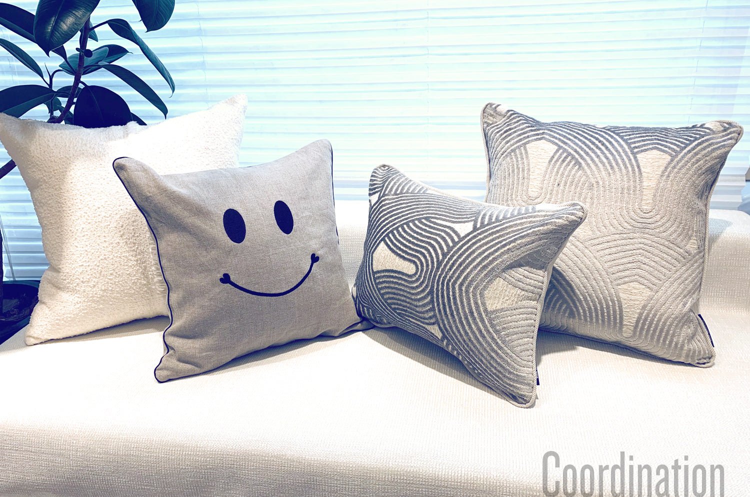 The Modern art mahori Velvet モダンアートマオリ ジャカードベルベット クッションカバー (シルバーグレー) 45×45cm - HOUSE OF JAPAN Shop