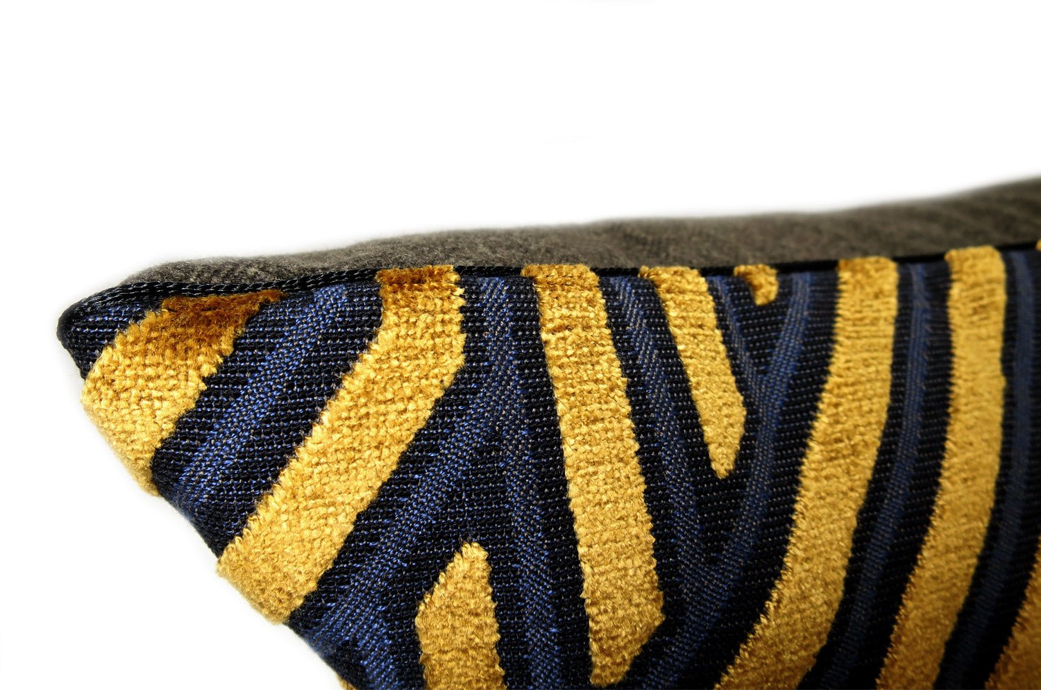 The Modernist モダニスト ジャカードベルベット クッション ゴールドブラウン 50×30cm 中材付 - HOUSE OF JAPAN Shop