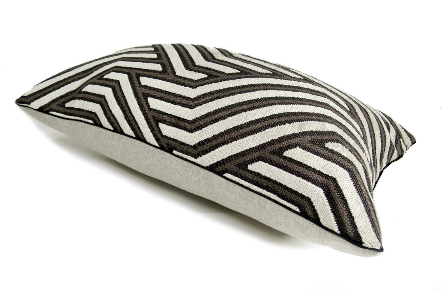 The Modernist モダニスト ジャカードベルベットクッション シルバー 50×30cm 中材付 - HOUSE OF JAPAN Shop