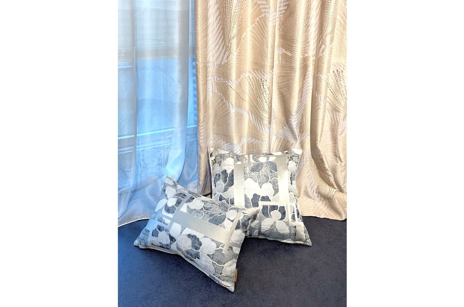 The NAGANO ICE - ANTHRACITE アルマーニカーザ ナガノ クッションカバー 45×45cm - HOUSE OF JAPAN Shop