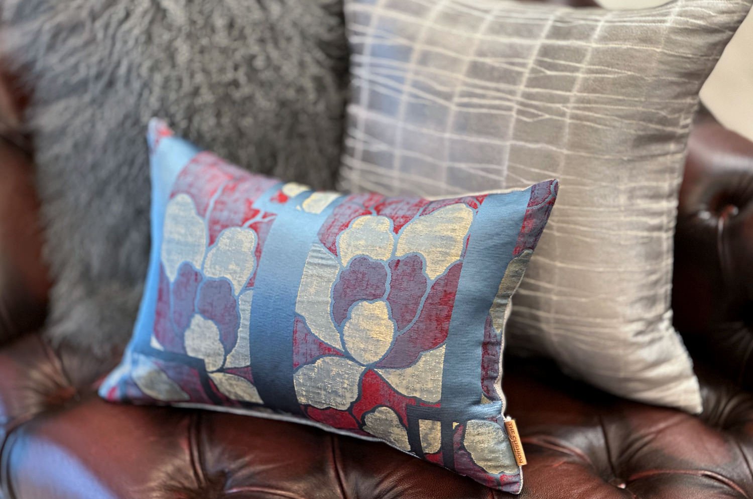 The NAGANO アルマーニカーザ ナガノ クッション(PETROLIO/ROSSO/ORO ブルー) 45×30cm フェザー中材付 - HOUSE OF JAPAN Shop