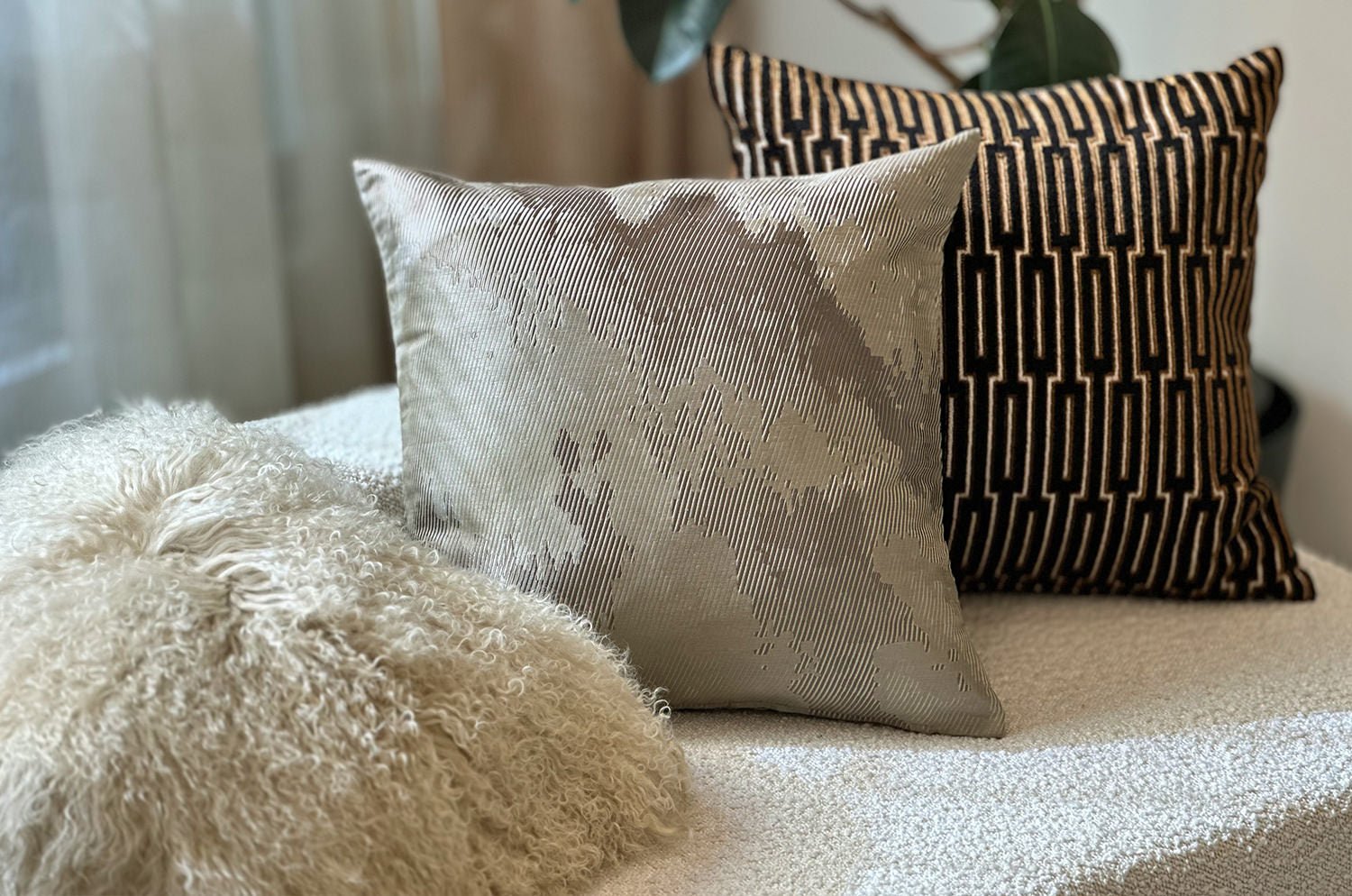 The NAMUR アルマーニカーザ ナミュールクッションカバー(グレージュ) 45×45cm - HOUSE OF JAPAN Shop