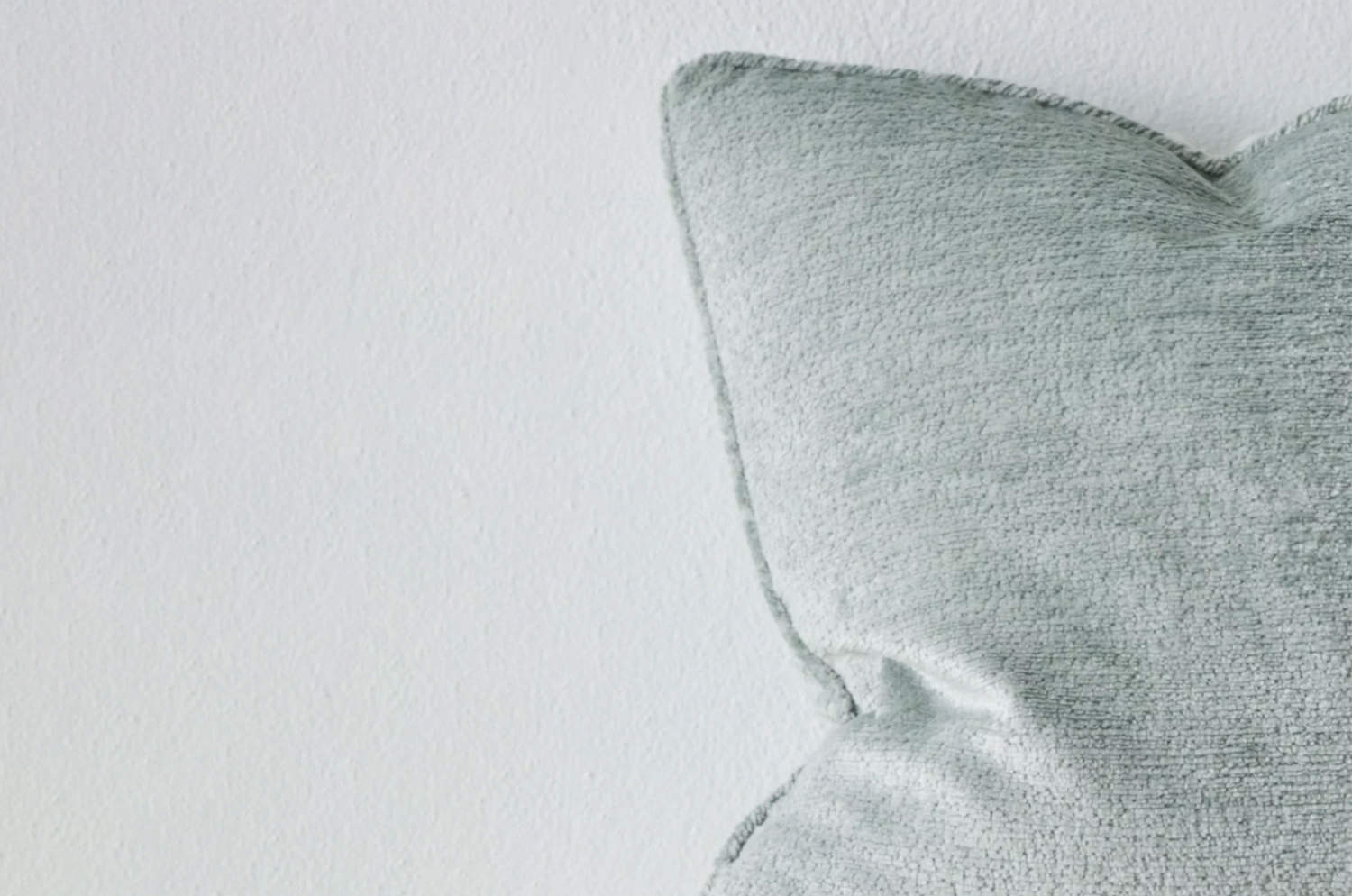 The Noble ソフトグロウベルベット パイピング付クッションカバー(Chateau) 50×50cm - HOUSE OF JAPAN Shop