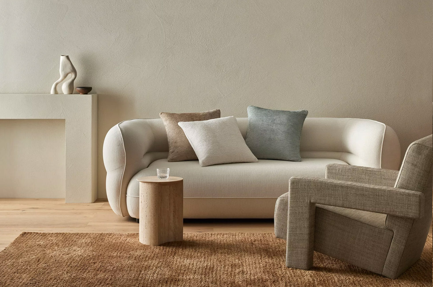 The Noble ソフトグロウベルベット パイピング付クッションカバー(Oatmeal) 50×50cm - HOUSE OF JAPAN Shop