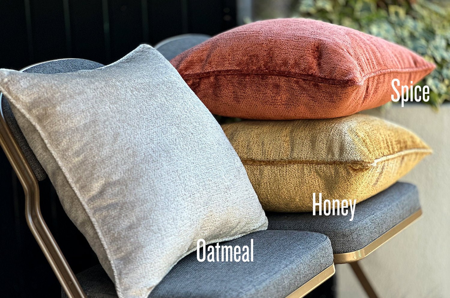 The Noble ソフトグロウベルベット パイピング付クッションカバー(Oatmeal) 50×50cm - HOUSE OF JAPAN Shop