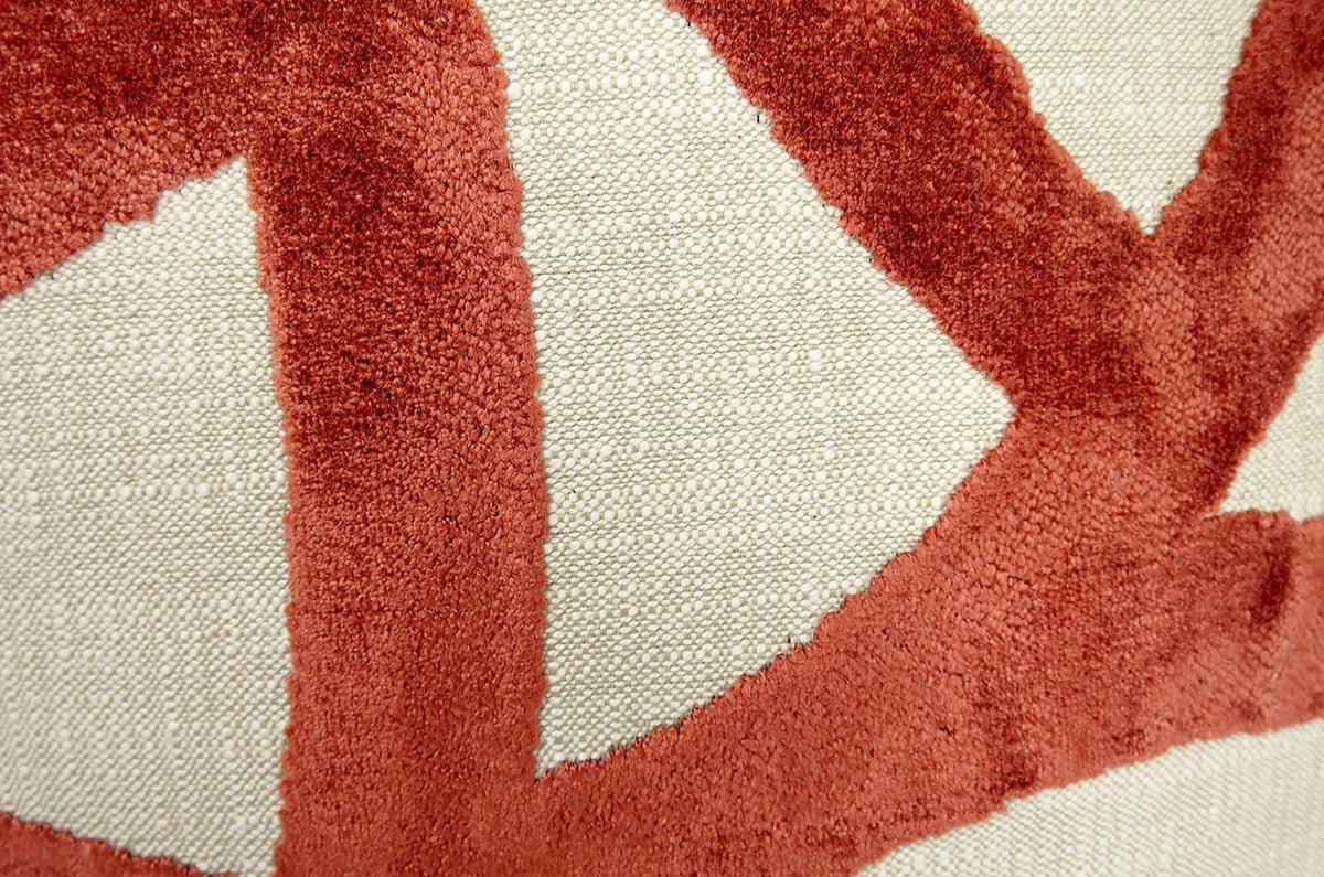 The ORBIT オービット イギリス製コットン混ジャガード×リネン クッション Claret(クラレットレッド) 45×30cm 中材付 - HOUSE OF JAPAN Shop