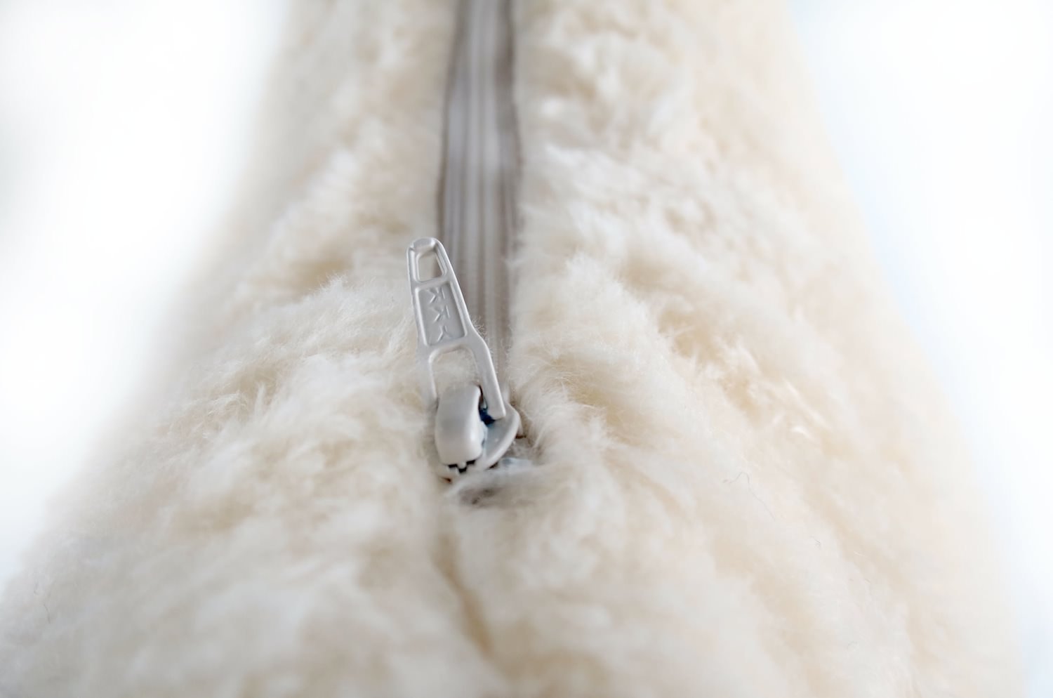 The Organic Heart オーガニックコットンファーハートクッション 30×30cm 中材付 - HOUSE OF JAPAN Shop