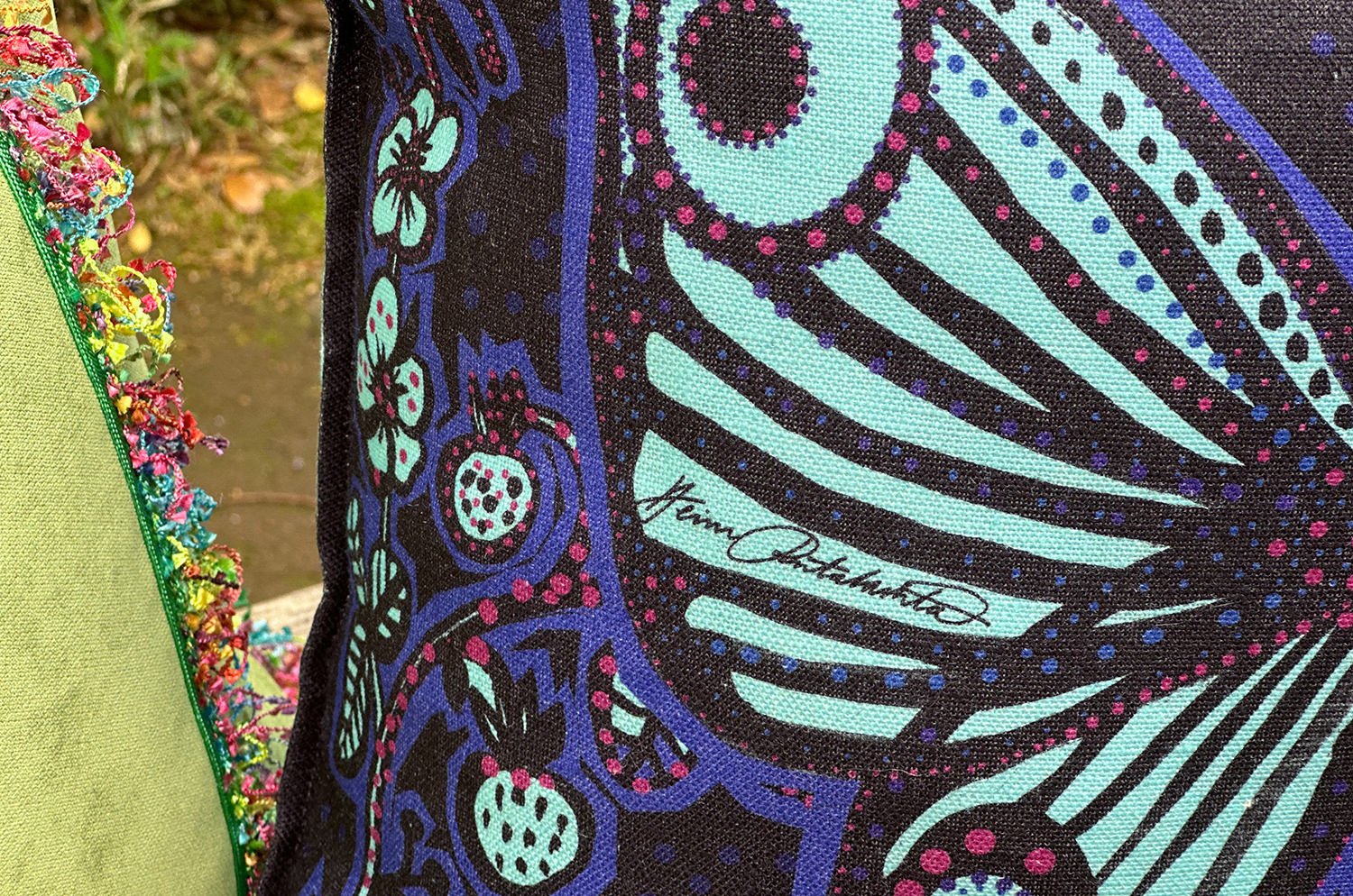 The Päiväperho - パイヴァペルホ ヘイニ・リータフフタデザイン リネンクッションカバー 45×45cm - HOUSE OF JAPAN Shop