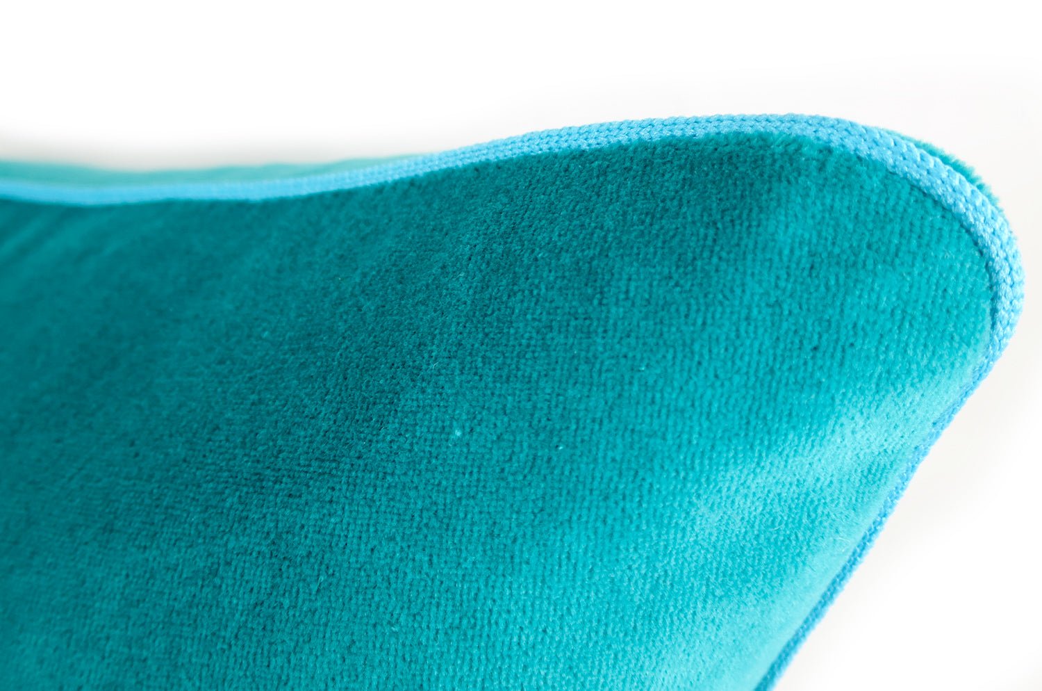 The Peacock Blue Velour コットンベロアクッションカバー ピーコックブルー 45×45cm - HOUSE OF JAPAN Shop