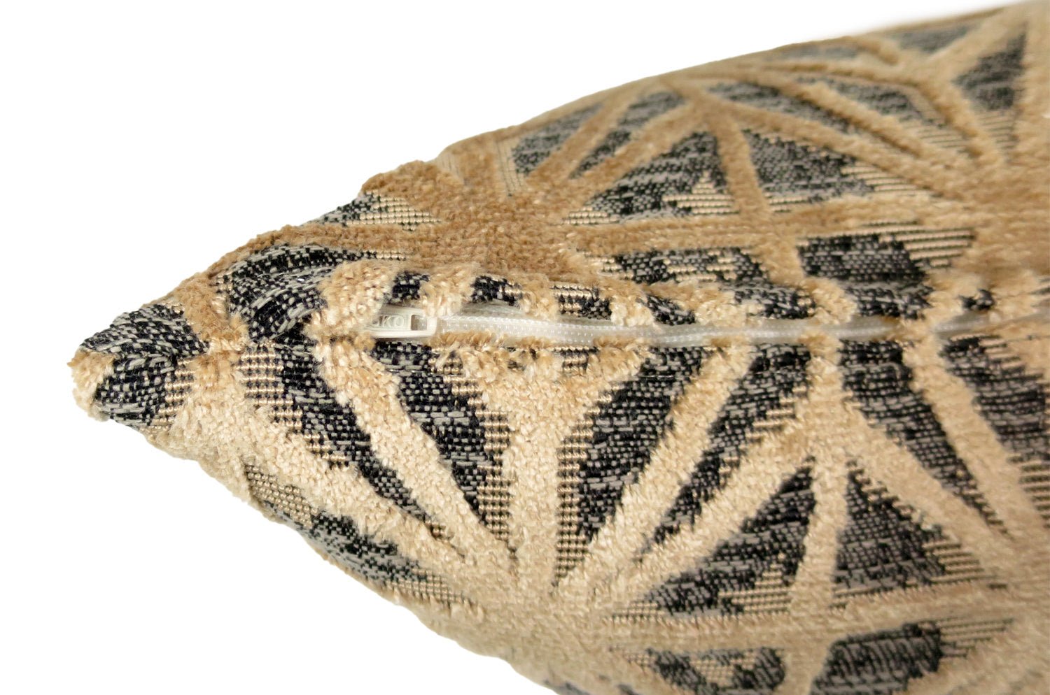 The Pharaon ファラオン ジャガードベルベットクッション (CAMEL) 65×32cm 中材付 - HOUSE OF JAPAN Shop