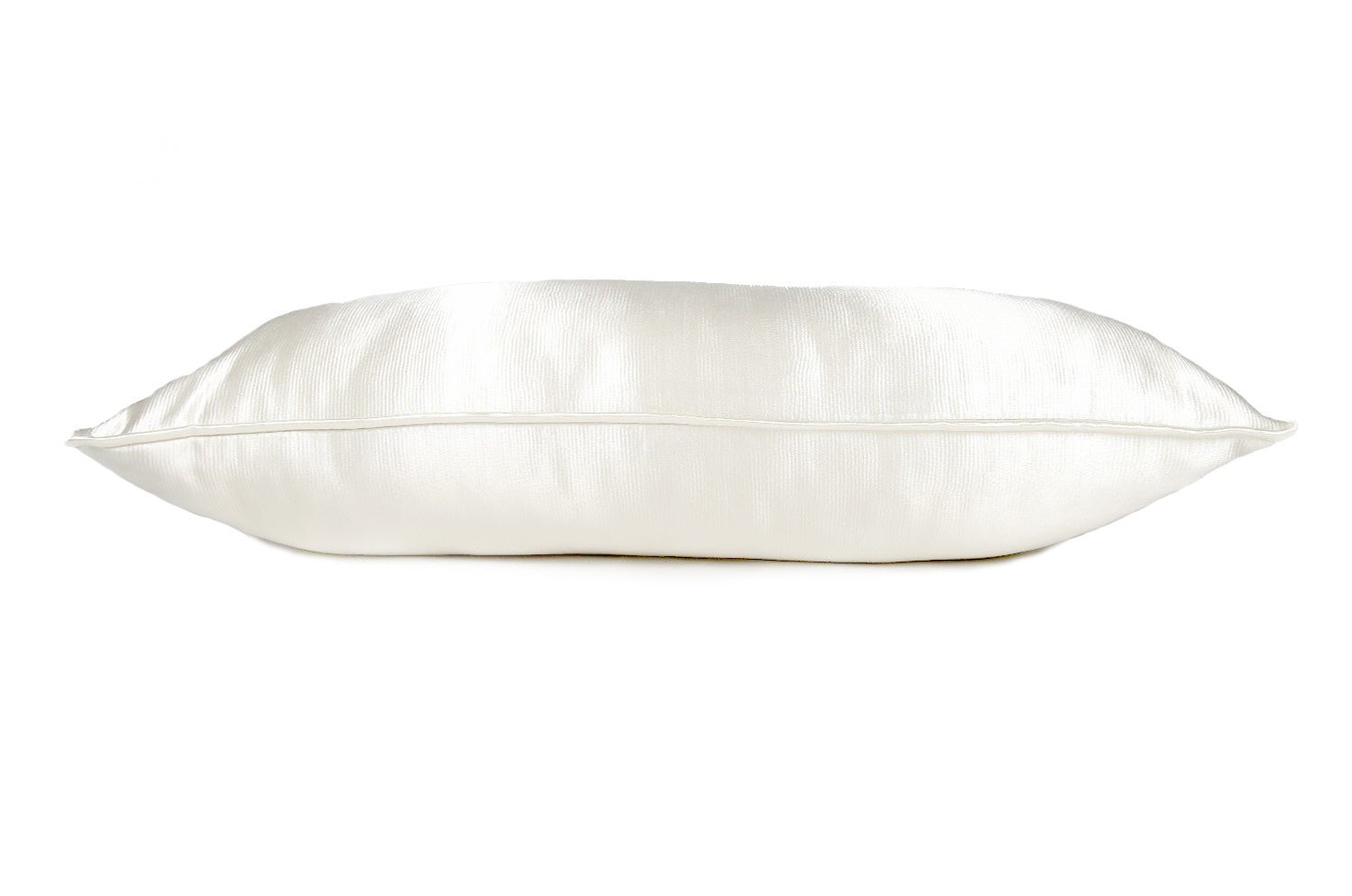 The PierreFrey プリンセスホワイトサテンパイピングクッション 70×35cm 中材付 - HOUSE OF JAPAN Shop
