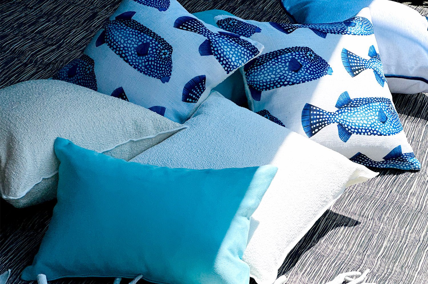 The POISSONS COFFRE フレンチリネン混 〔ハコフグ達〕クッションカバー 40×40cm - HOUSE OF JAPAN Shop