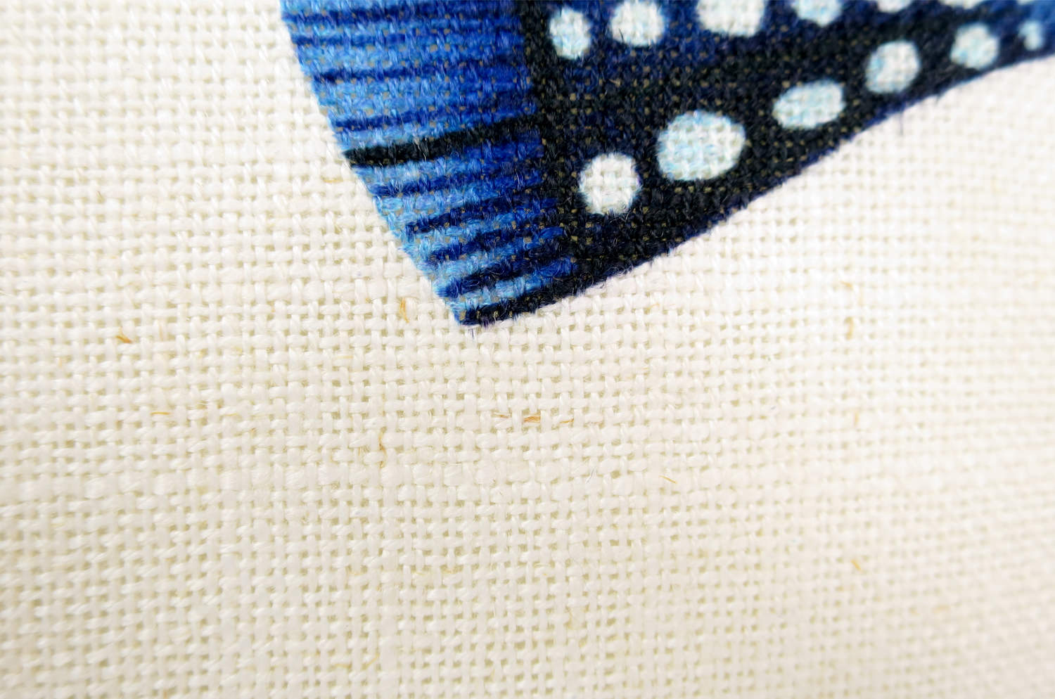 The POISSONS COFFRE フレンチリネン混 〔ハコフグ達〕クッションカバー 40×40cm - HOUSE OF JAPAN Shop