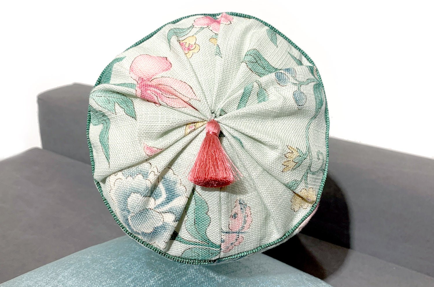 The Porcelain Garden by Sanderson サンダーソン ポーセリンガーデン ボルスタークッション 50×19cmΦ - HOUSE OF JAPAN Shop