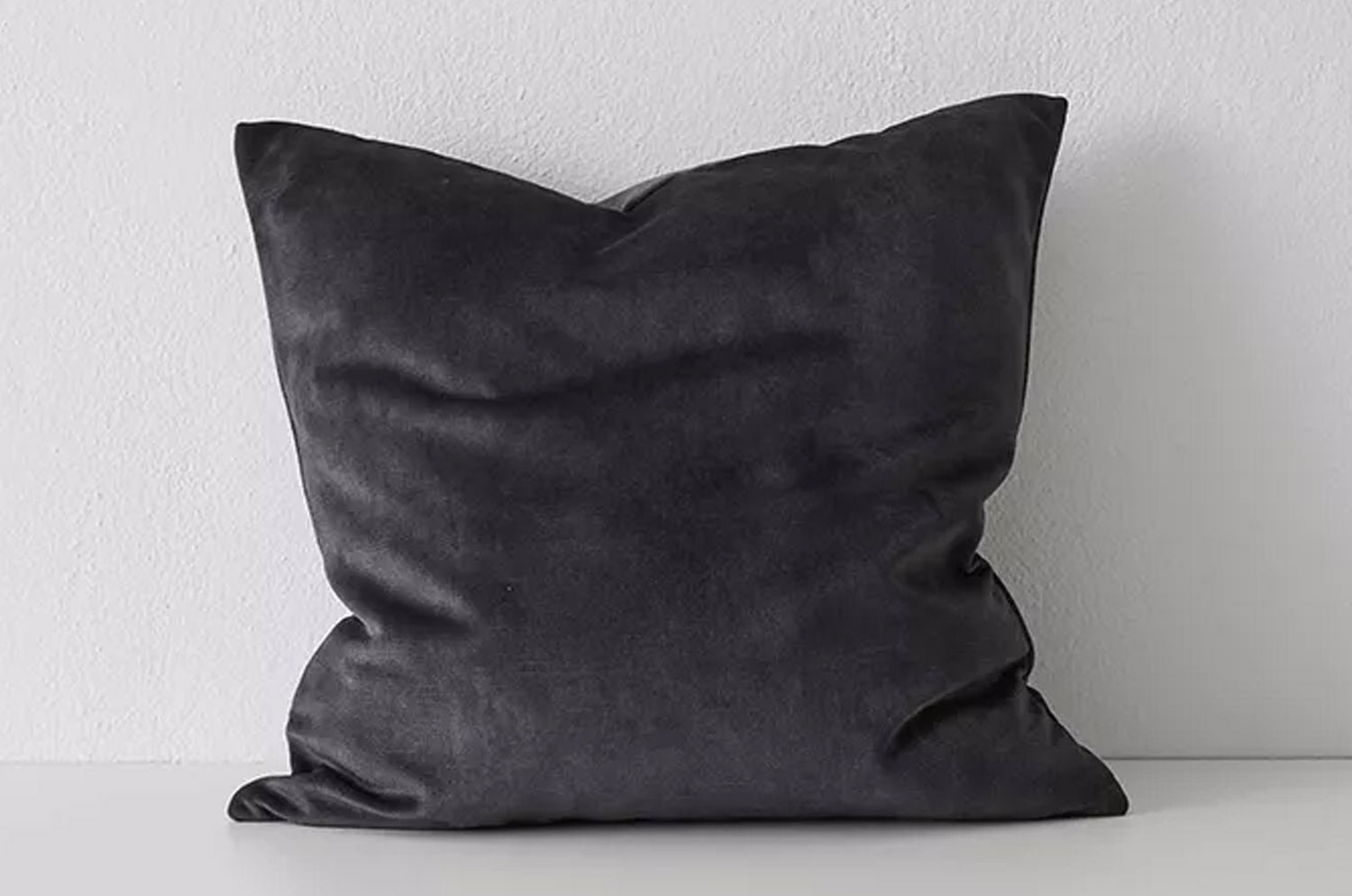 The PrintedVelvet プリントベルベット クッションカバー (Coal) 50×50cm - HOUSE OF JAPAN Shop