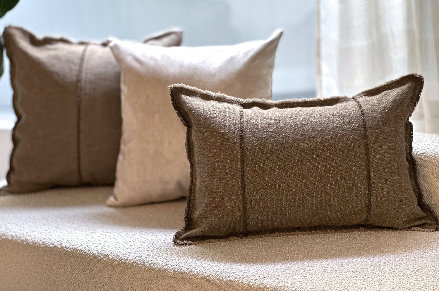 The Pure Fringe 自然素材フリンジ付きクッション リネン&コットン (Cocoa) 60×40cm 中材付 - HOUSE OF JAPAN Shop